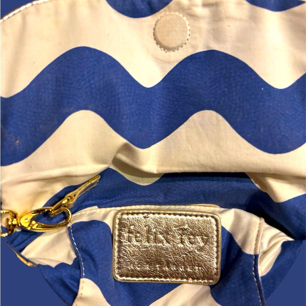 Felix Rey excellent condition. Perfect for a spring outing! - Picture 4 of 5